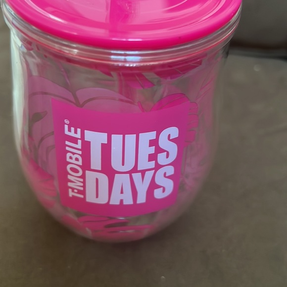 New T Mobile Tuesdays Tropical tumbler cup with lid and straw - Picture 8 of 14